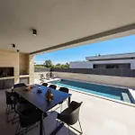 Anlero Zadarvillas * Nin