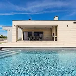 Anlero Zadarvillas * Nin