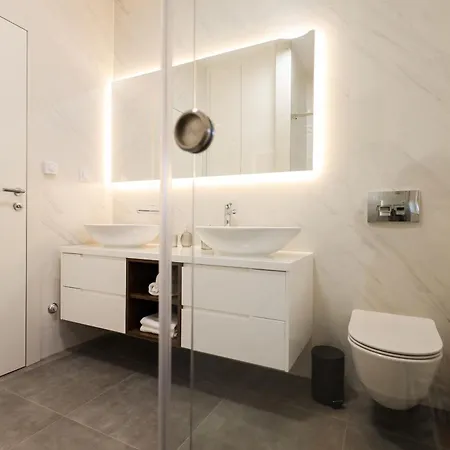 Anlero Zadarvillas וילה נין
