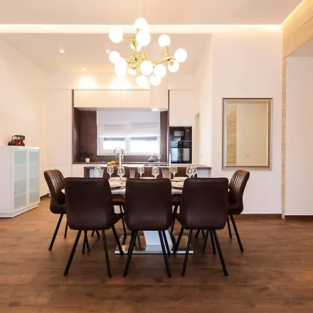 Anlero Zadarvillas וילה נין