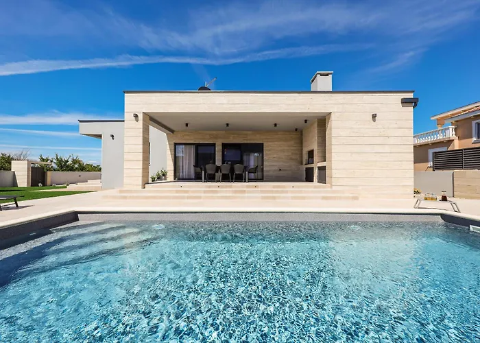 Anlero Zadarvillas * Нин